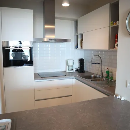 Rembrandt 301 With Beautiful Sea View Apartment